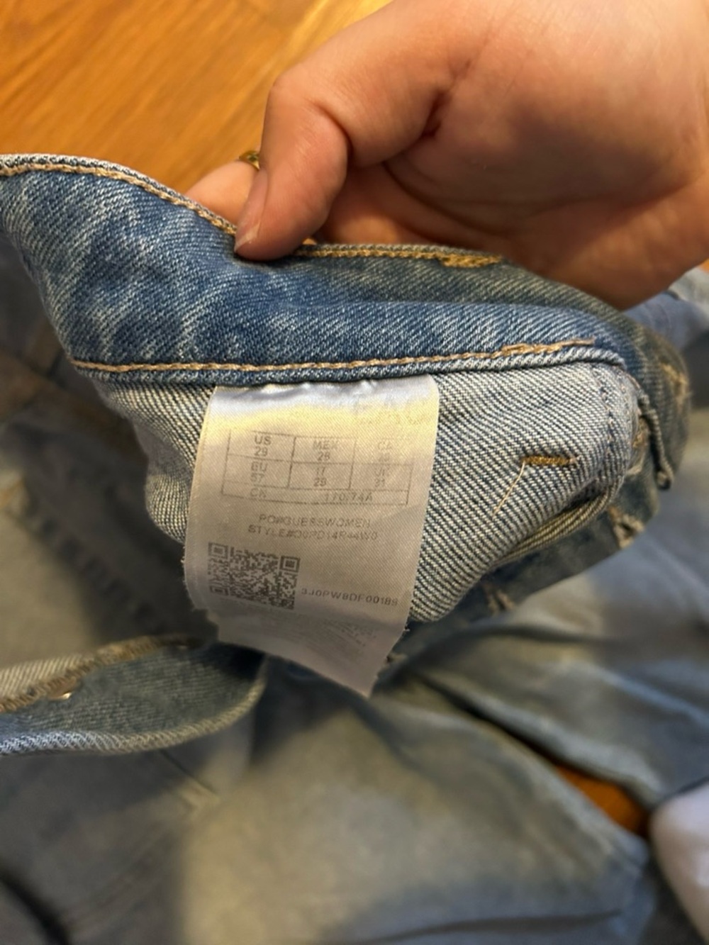 Guess Distressed Cargo Jeans - Picture 4 of 4